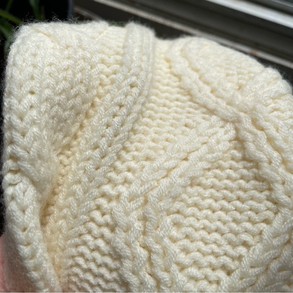 Vintage 100% acrylic 1970s chunky knit cream coloured sweater size small - Picture 13 of 14